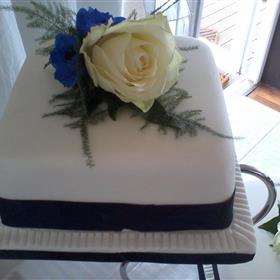 fwthumb52 cake corsage 7.99.jpg